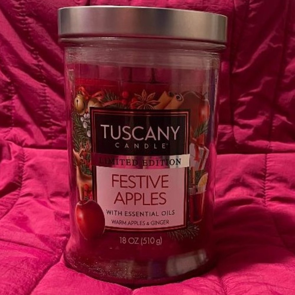 NEW LIMITED EDITION TUSCANY FESTIVE APPLES SCENTED CANDLE W/ ESSENTIAL OILS 18OZ